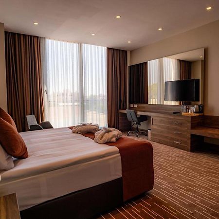Ekor Elegance Hotel ฟามากุสต้า ภายนอก รูปภาพ