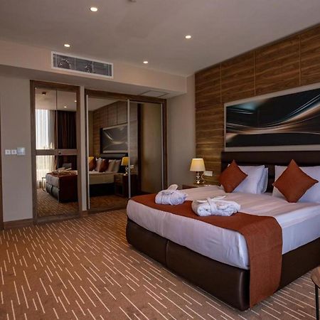 Ekor Elegance Hotel ฟามากุสต้า ภายนอก รูปภาพ