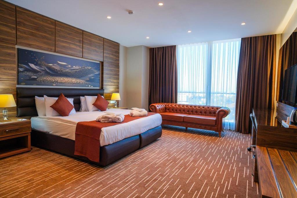Ekor Elegance Hotel ฟามากุสต้า ภายนอก รูปภาพ