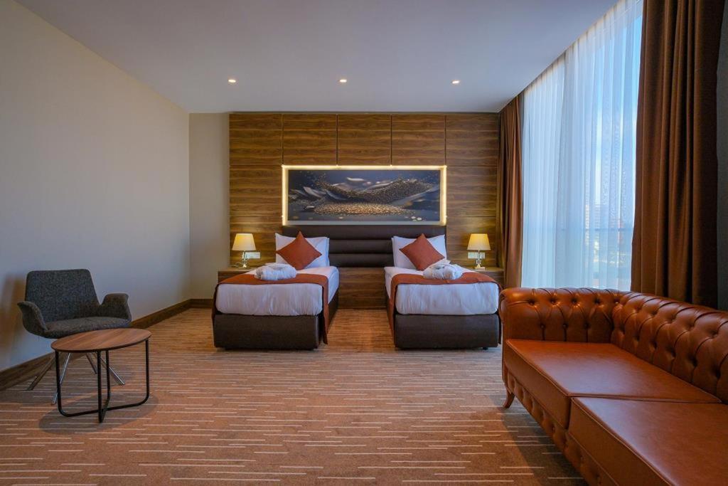 Ekor Elegance Hotel ฟามากุสต้า ภายนอก รูปภาพ