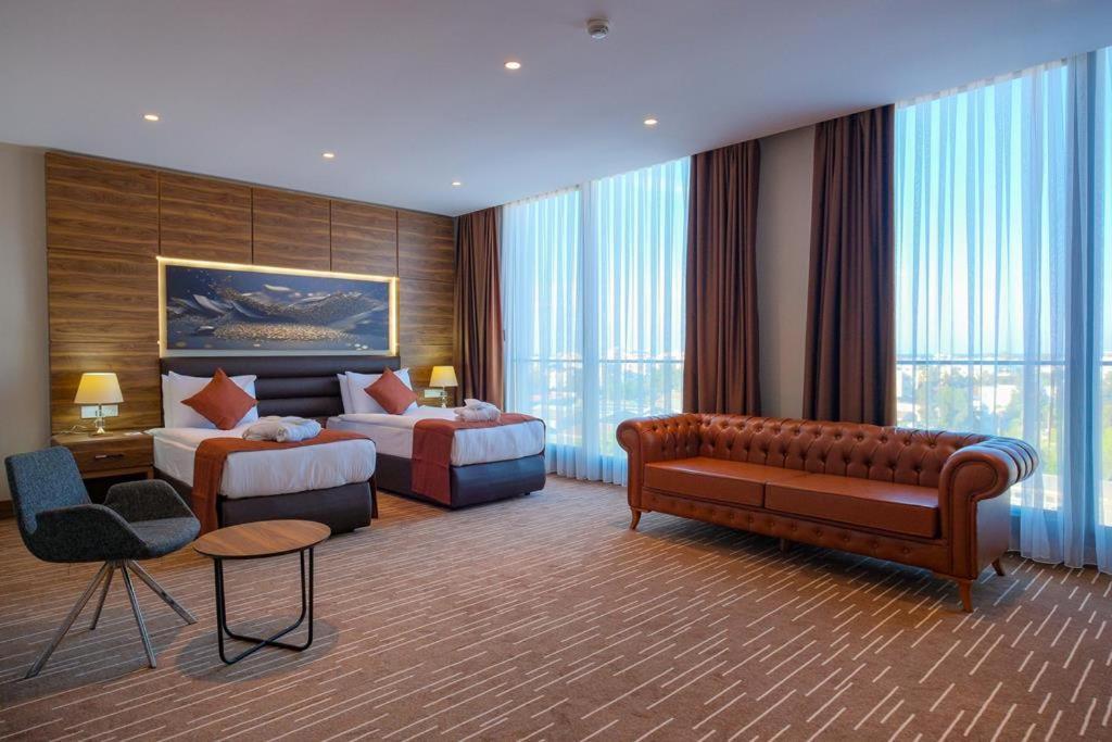 Ekor Elegance Hotel ฟามากุสต้า ภายนอก รูปภาพ