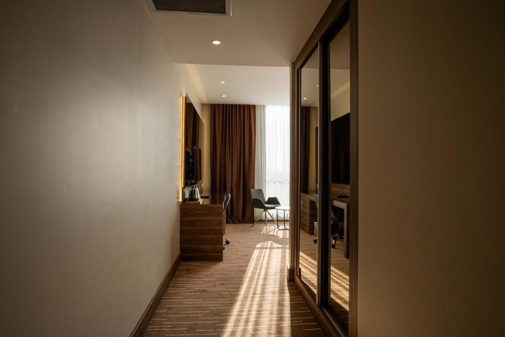 Ekor Elegance Hotel ฟามากุสต้า ภายนอก รูปภาพ
